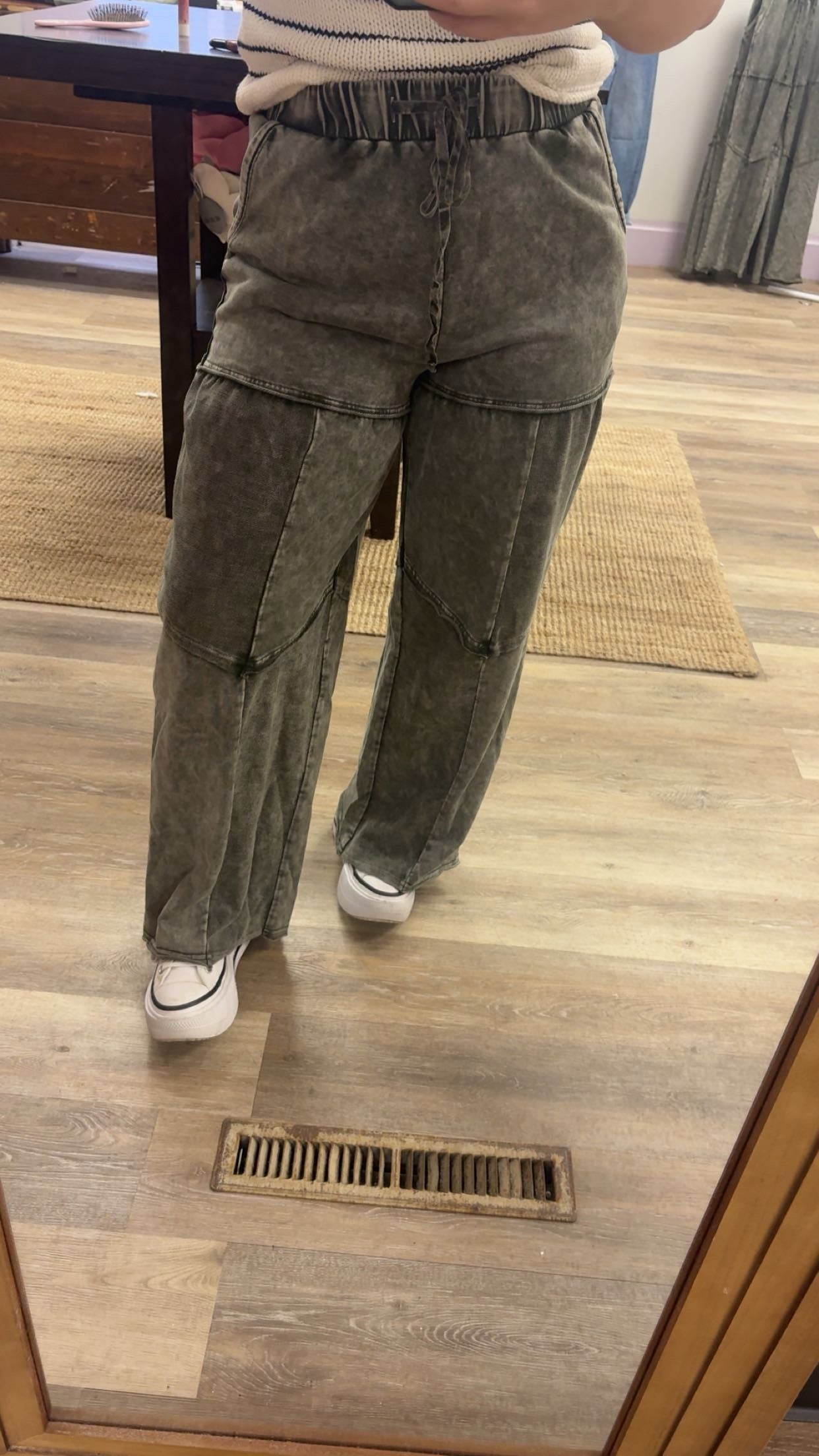 Vineyard Green Wide leg Pants